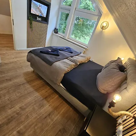 Tautraum Suite Mit Whirlpool Und Gruenem Ausblick Wilhelmshaven Extérieur photo