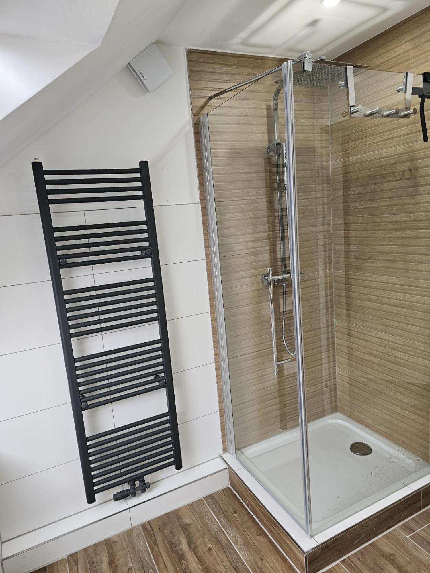 Tautraum Mit Whirlpool Und Gruenem Ausblick Appartement Wilhelmshaven