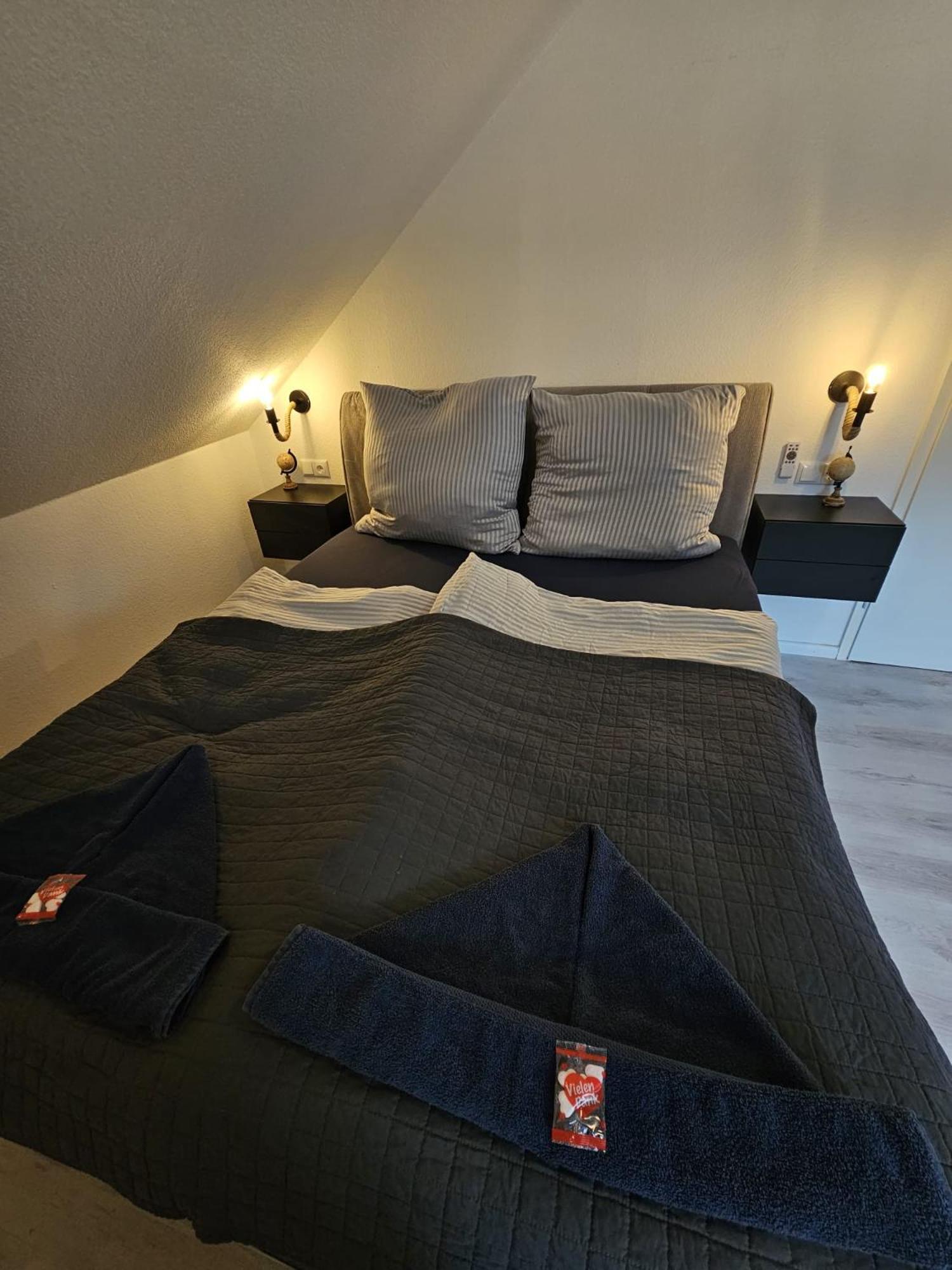 Tautraum Mit Whirlpool Und Gruenem Ausblick Appartement Wilhelmshaven